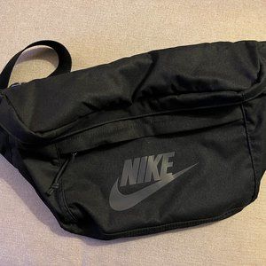 Nike Tech XL Hip Bag - Black